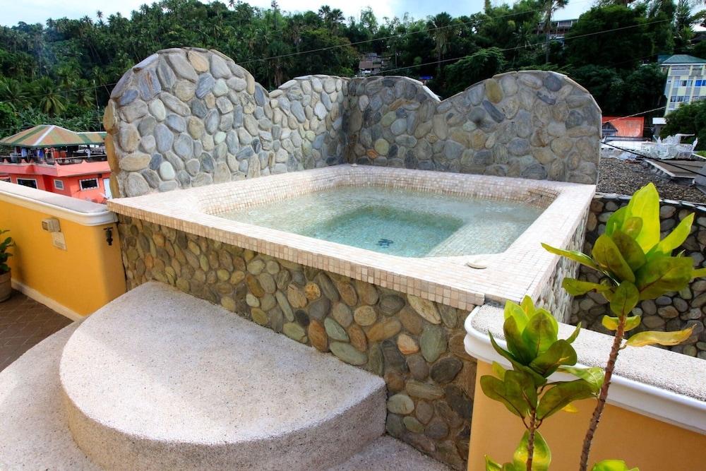 Mermaid Resort Puerto Galera Exterior photo