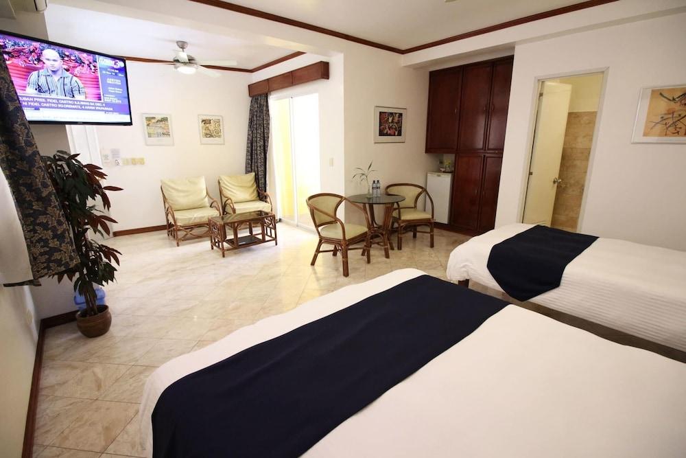 Mermaid Resort Puerto Galera Exterior photo