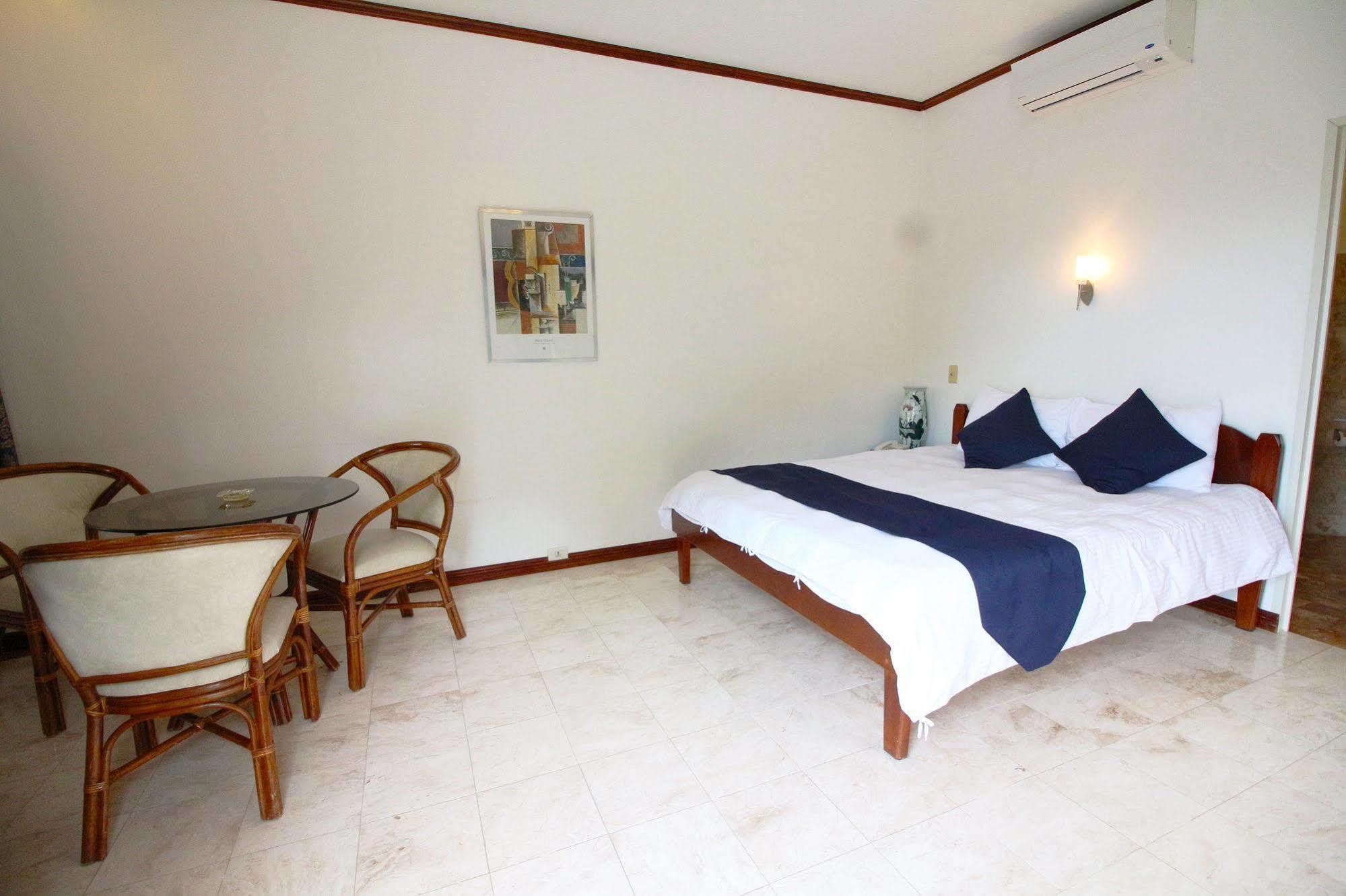 Mermaid Resort Puerto Galera Exterior photo